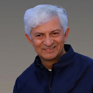 Dr-Giri-Headshot